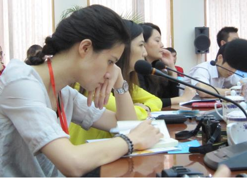 “蘭考縣召開縣委人大政協(xié)從業(yè)會(huì)議”